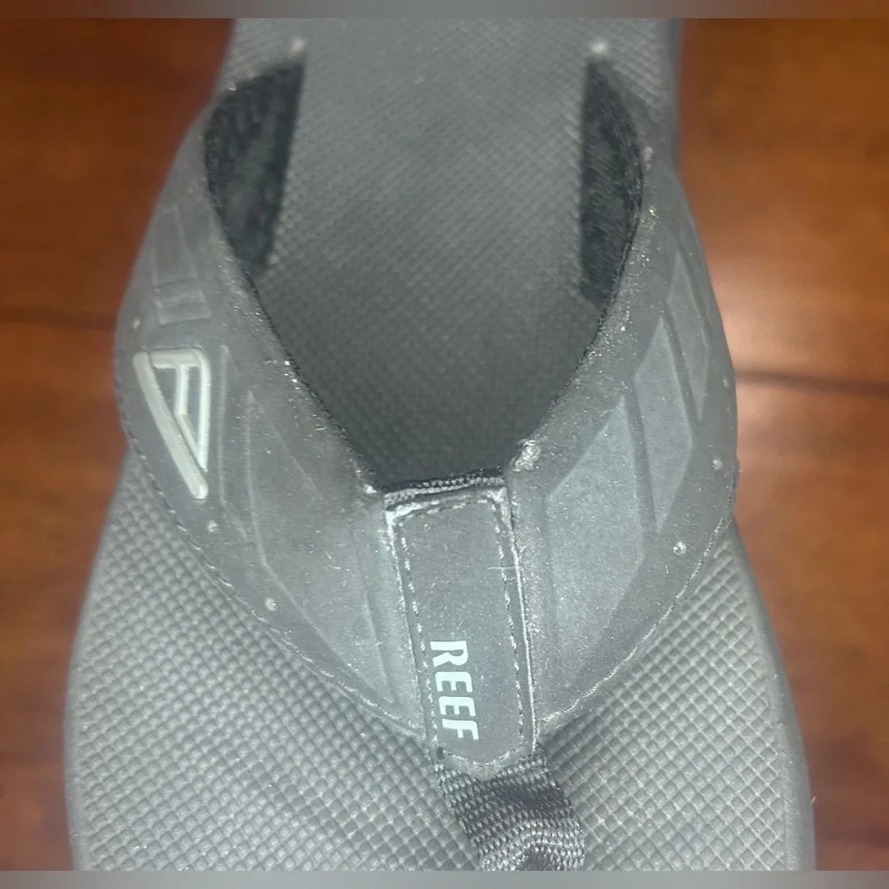 Reef Black Flip Flops Size 9